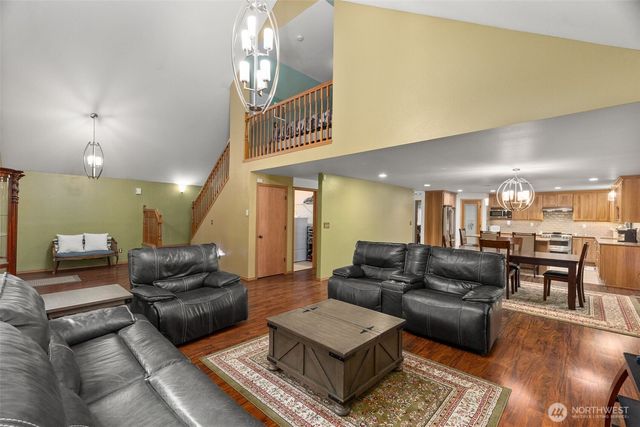 15405 Lindsay Road SE, Yelm, WA 98597