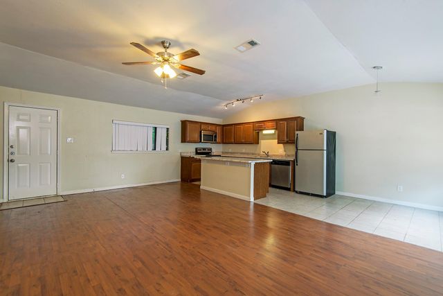 5031 Pine Ave Avenue C1, Pasadena, TX 77503