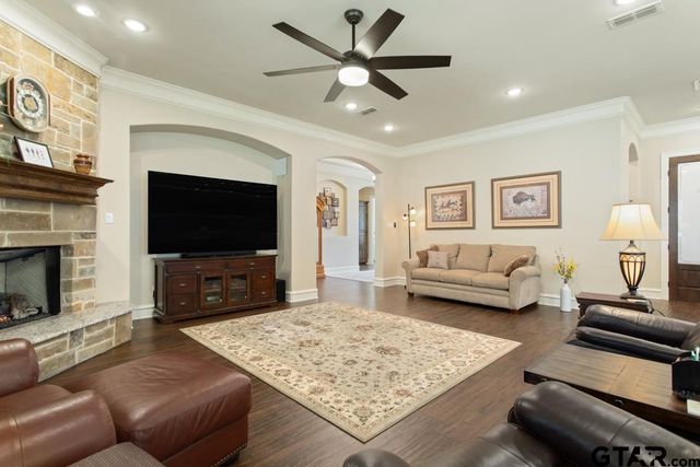 6923 Saint Anthony Drive, Tyler, TX 75703