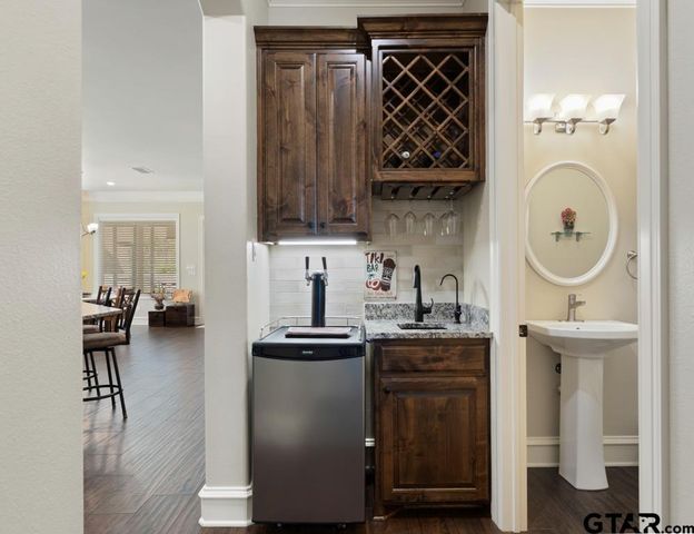 6923 Saint Anthony Drive, Tyler, TX 75703