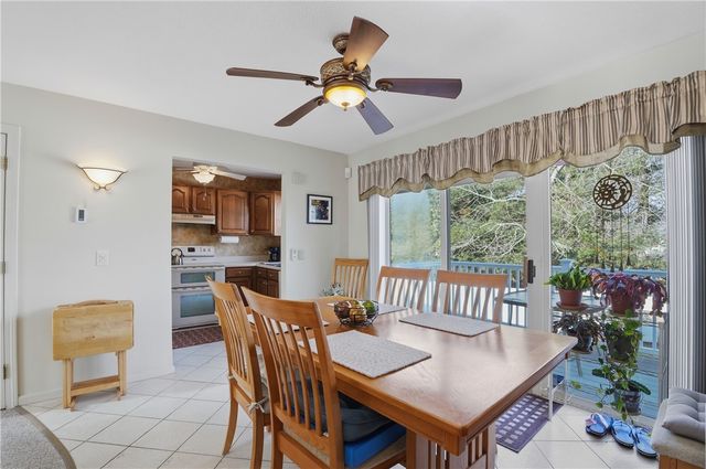 1 Willow Glen Circle 106, Warwick, RI 02889