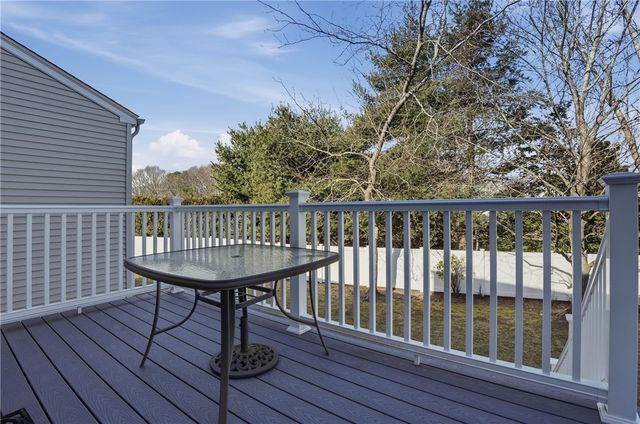 1 Willow Glen Circle 106, Warwick, RI 02889