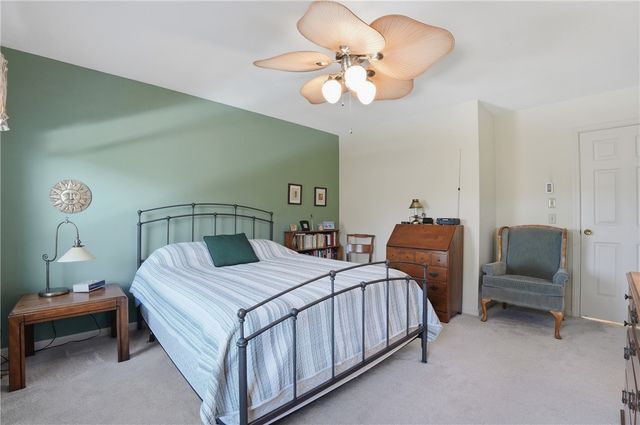 1 Willow Glen Circle 106, Warwick, RI 02889