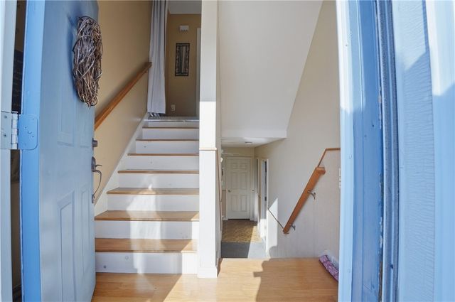 1 Willow Glen Circle 106, Warwick, RI 02889