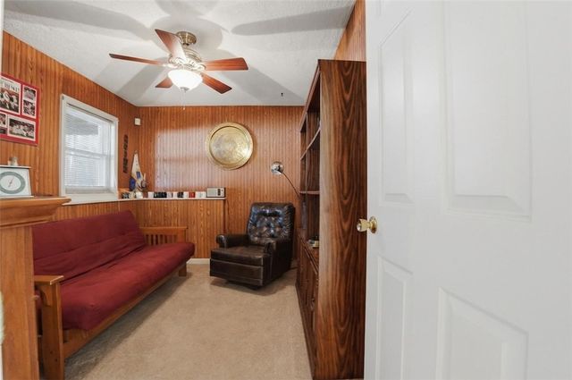 1 Willow Glen Circle 106, Warwick, RI 02889