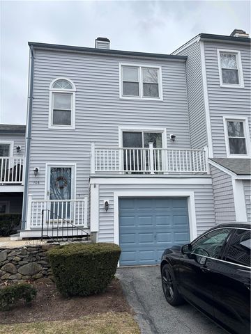 1 Willow Glen Circle 106, Warwick, RI 02889