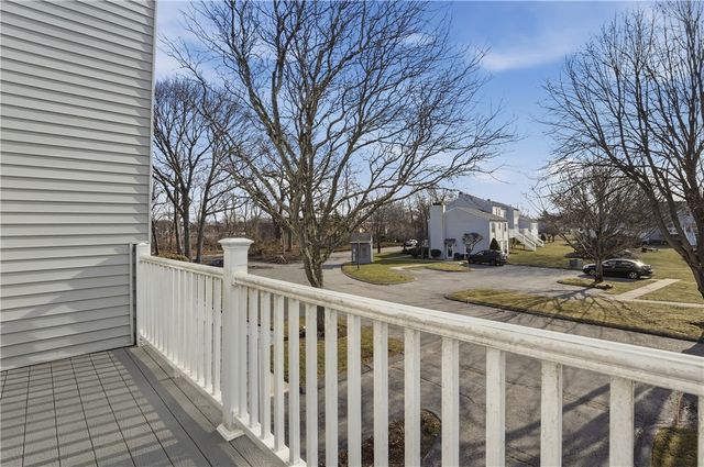 1 Willow Glen Circle 106, Warwick, RI 02889
