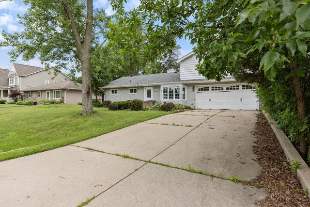5524 S Bruner Street, Hinsdale, IL 60521