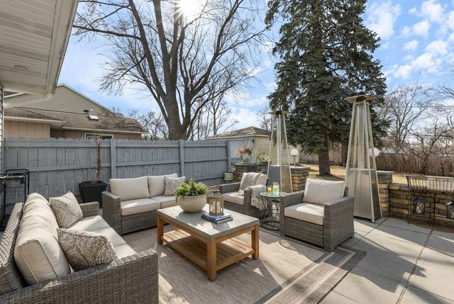 5524 S Bruner Street, Hinsdale, IL 60521