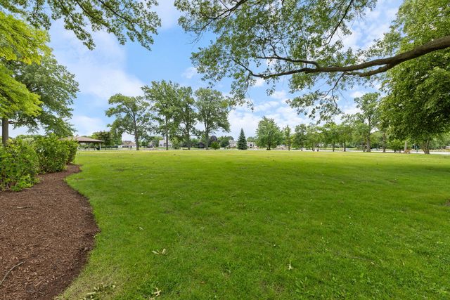 5524 S Bruner Street, Hinsdale, IL 60521