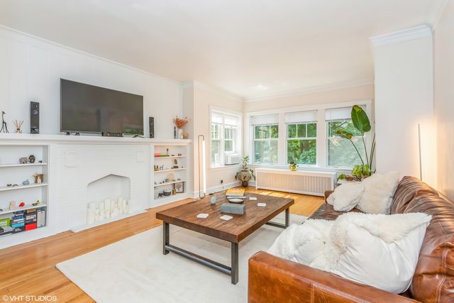 4830 Wright Terrace 2, Skokie, IL 60077