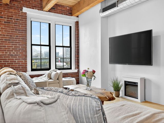 9 West Broadway 508, Boston, MA 02127