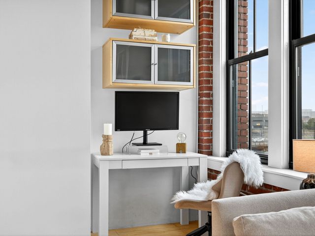 9 West Broadway 508, Boston, MA 02127