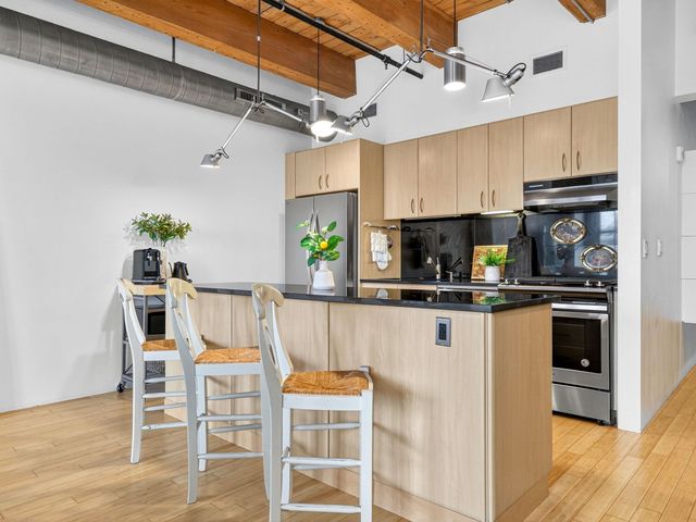 9 West Broadway 508, Boston, MA 02127