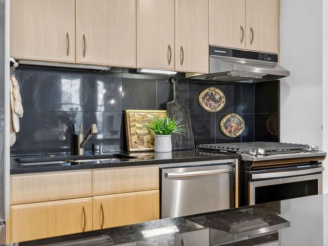 9 West Broadway 508, Boston, MA 02127