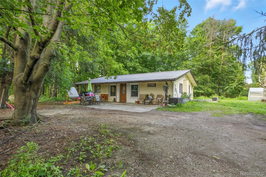 7604 Imlay City Road, Kenockee Township, MI 48006
