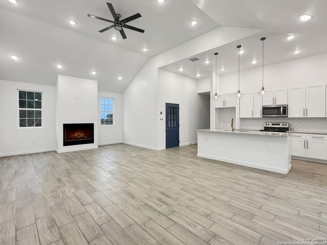 107 S Lon Price, Blanco, TX 78606