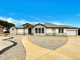 107 S Lon Price, Blanco, TX 78606
