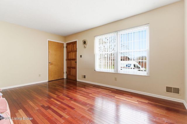 1518 Talmadge Way, Louisville, KY 40216