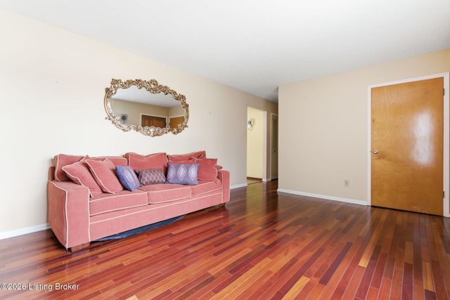 1518 Talmadge Way, Louisville, KY 40216