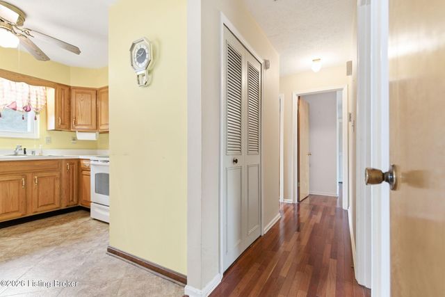 1518 Talmadge Way, Louisville, KY 40216