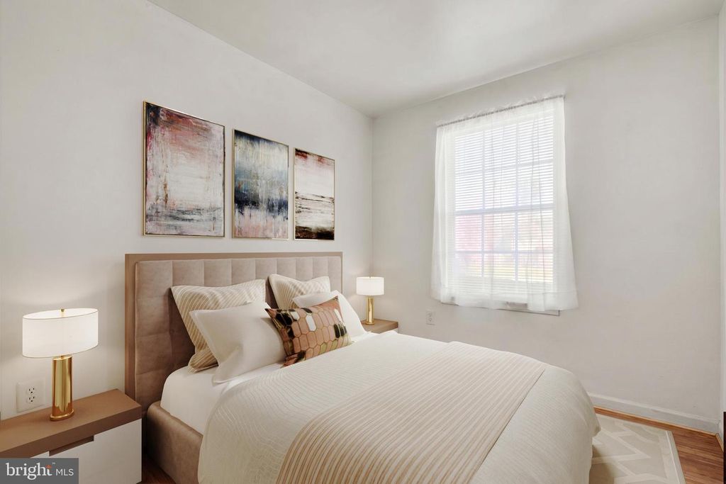Image 18 of property listing at 1401 KEY PKWY #102, Frederick, MD 21702
