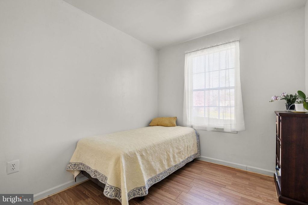 Image 19 of property listing at 1401 KEY PKWY #102, Frederick, MD 21702