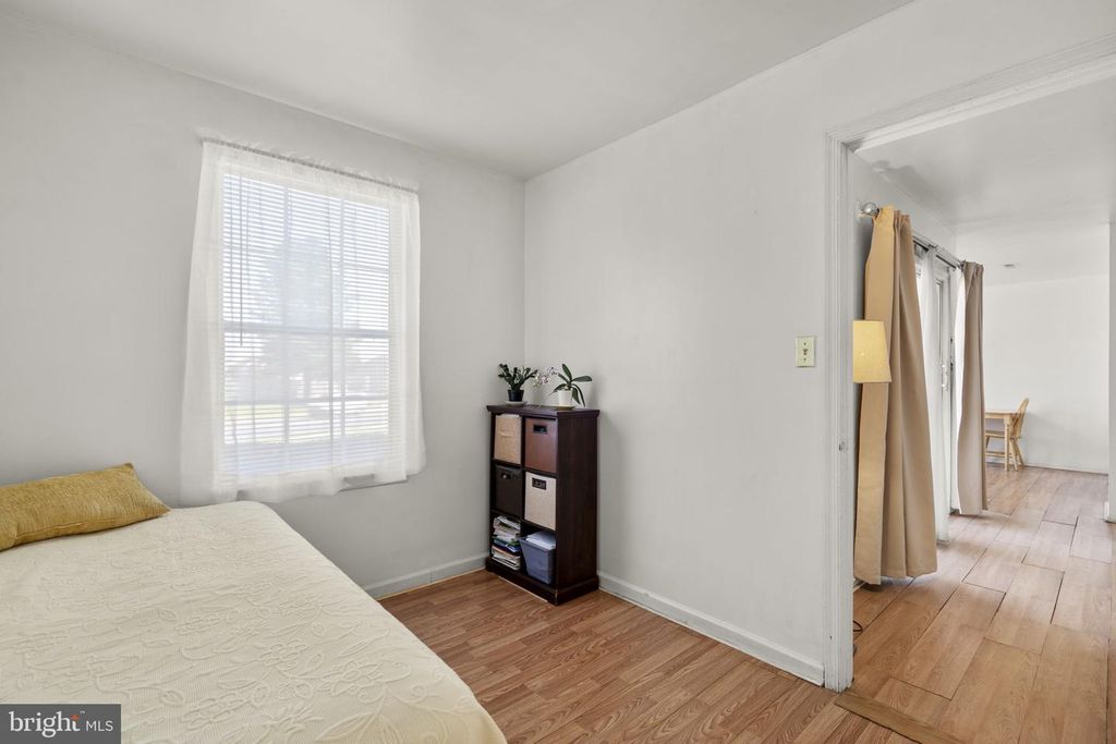 Image 20 of property listing at 1401 KEY PKWY #102, Frederick, MD 21702