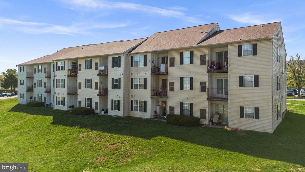 Image 22 of property listing at 1401 KEY PKWY #102, Frederick, MD 21702
