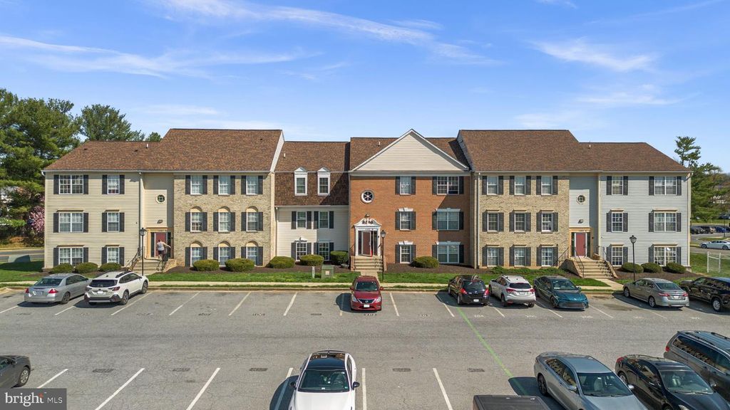 Image 23 of property listing at 1401 KEY PKWY #102, Frederick, MD 21702