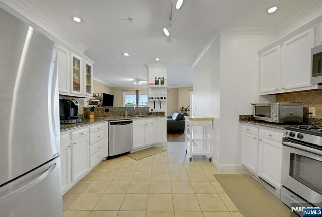 155 The Promenade, Edgewater, NJ 07020