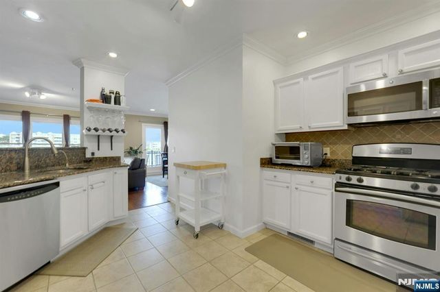 155 The Promenade, Edgewater, NJ 07020