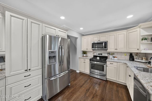 290 Riveredge Road, Tinton Falls, NJ 07724
