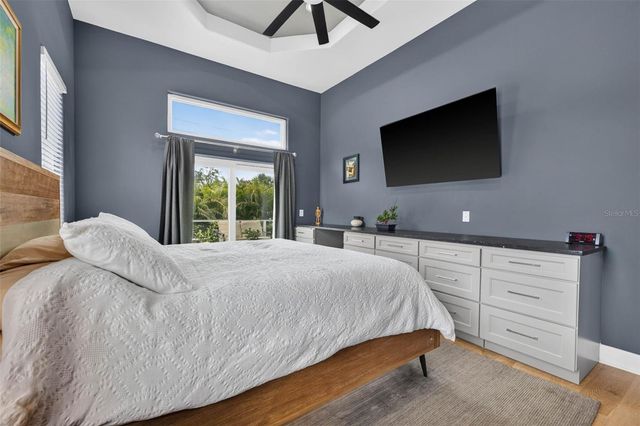 815 59TH AVENUE NE, St Petersburg, FL 33703