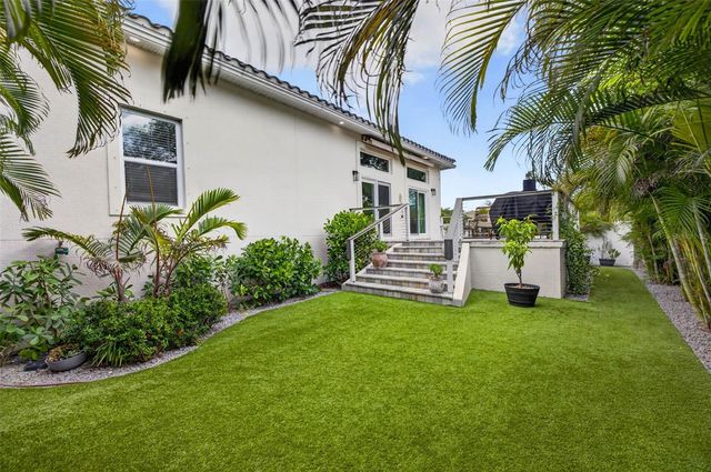 815 59TH AVENUE NE, St Petersburg, FL 33703