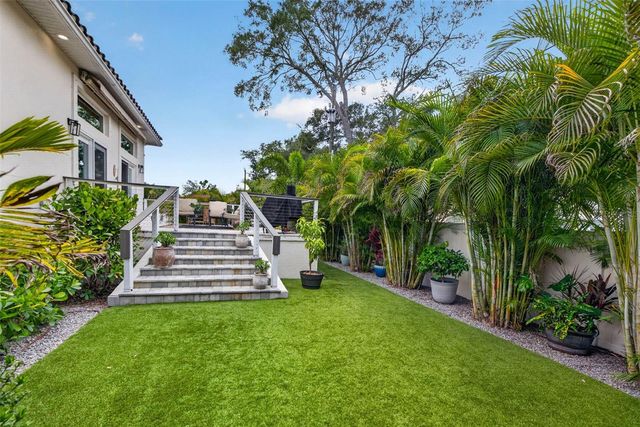 815 59TH AVENUE NE, St Petersburg, FL 33703