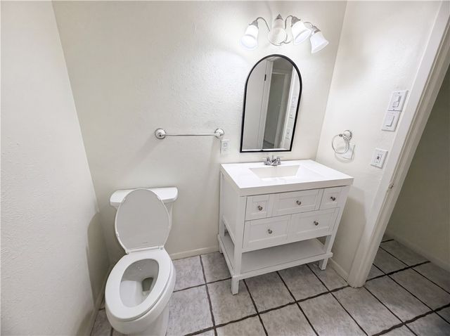 3710 Kingston Dr, Corpus Christi, TX 78415