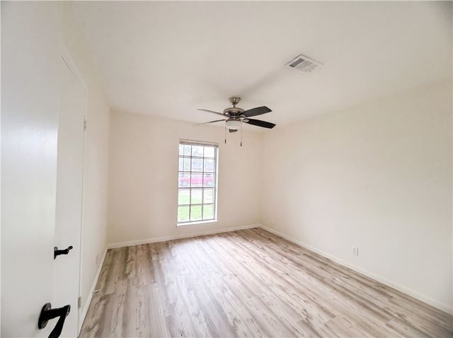 3710 Kingston Dr, Corpus Christi, TX 78415