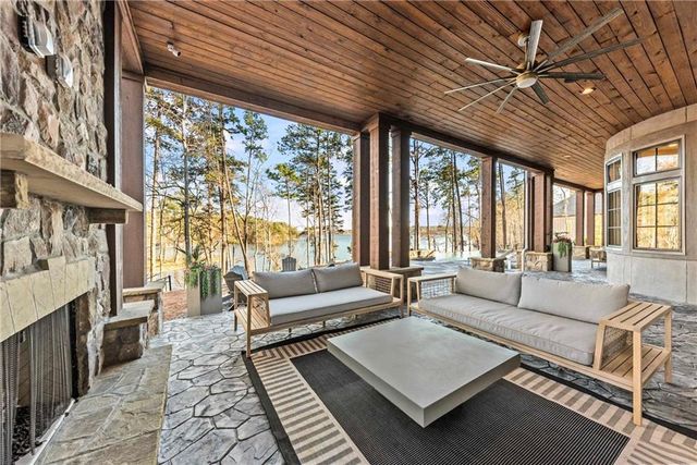 1180 Broadpoint Drive, Greensboro, GA 30642