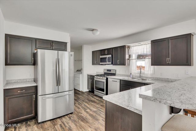 69 Log Woods Road, Pittstown, NY 12180