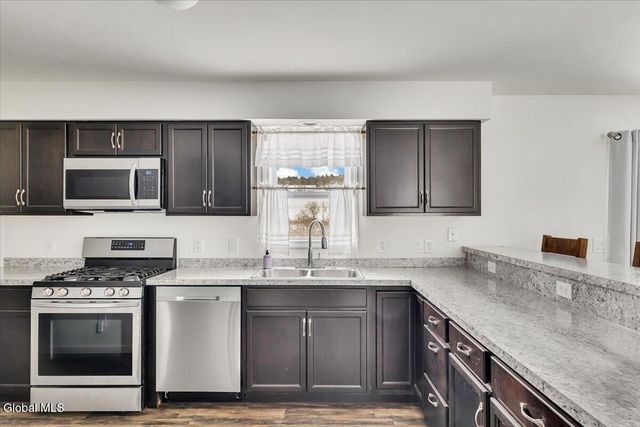 69 Log Woods Road, Pittstown, NY 12180