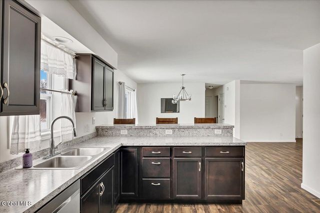 69 Log Woods Road, Pittstown, NY 12180