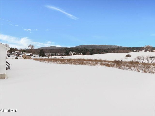 69 Log Woods Road, Pittstown, NY 12180