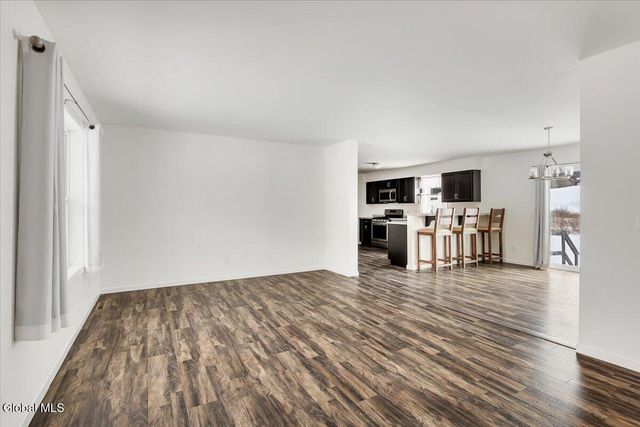 69 Log Woods Road, Pittstown, NY 12180