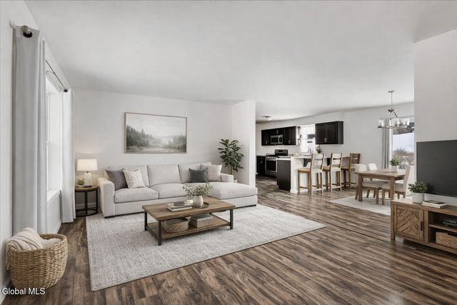 69 Log Woods Road, Pittstown, NY 12180