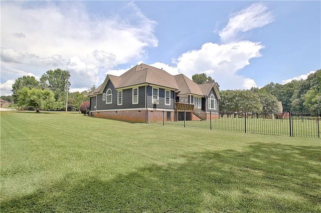 660 Sandy Creek Road, Fayetteville, GA 30214