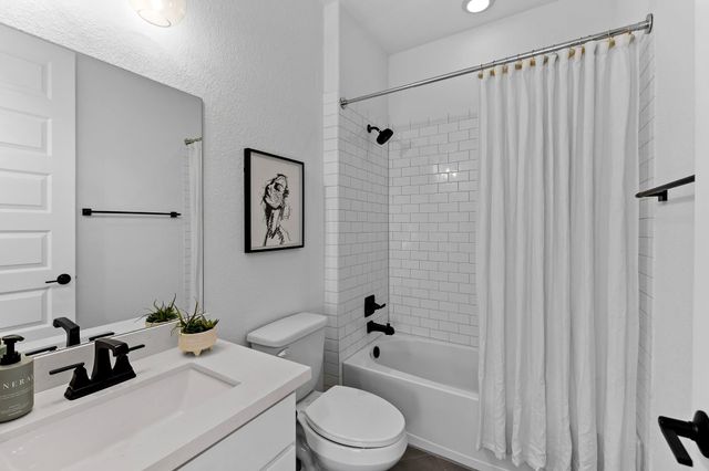 608 Tomichi TRL, Lakeway, TX 78738