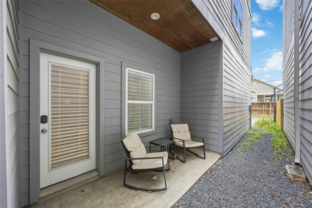 1006 Enid Street B, Houston, TX 77009