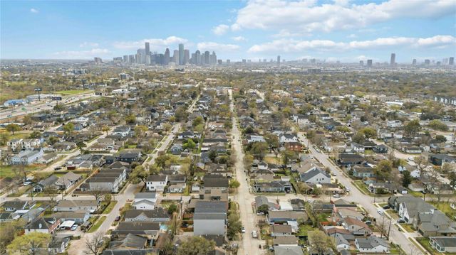 1006 Enid Street B, Houston, TX 77009