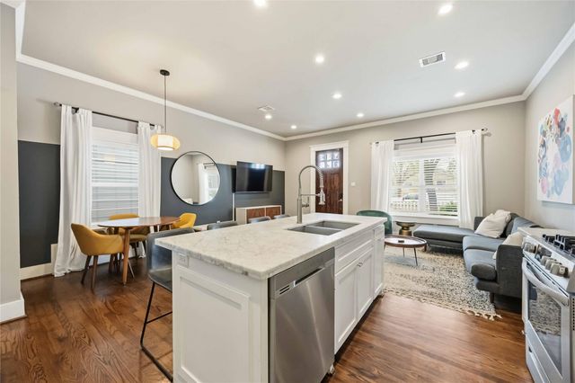 1006 Enid Street B, Houston, TX 77009
